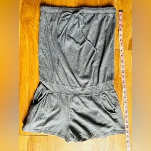 Forever 21 Romper Women’s Medium Gray Strapless Stretchy